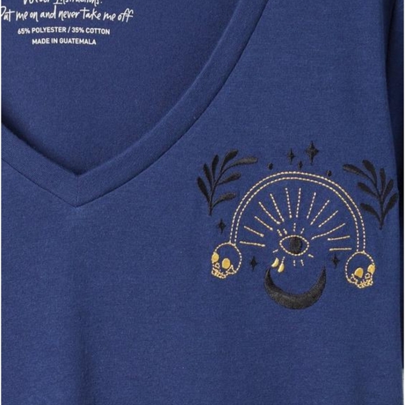 Embroidered girlfriend v neck tee- signature jersey blue - Picture 2 of 7